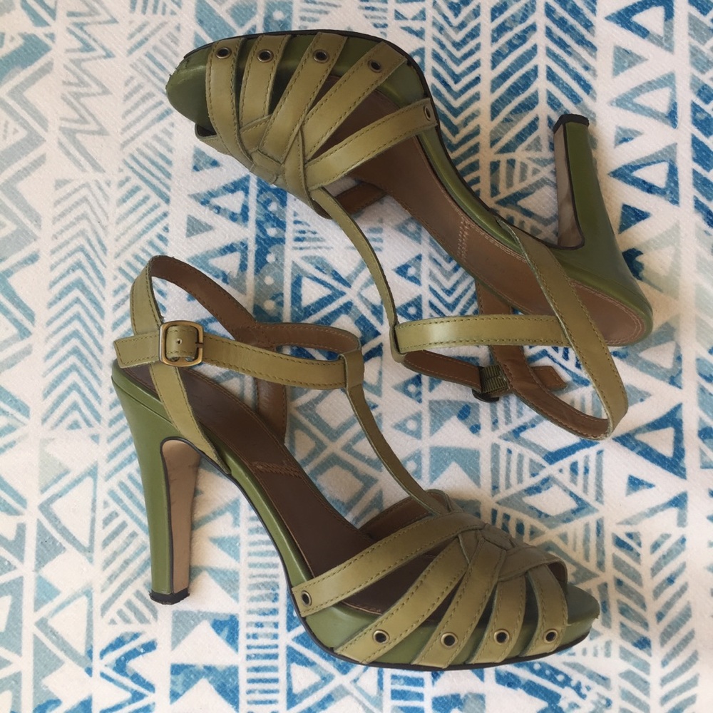 Tahari Platform Heels - Picture 2 of 5
